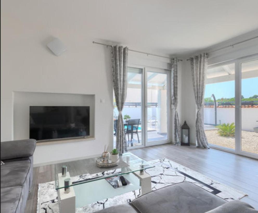 Villa Sarah מדולין מראה חיצוני תמונה